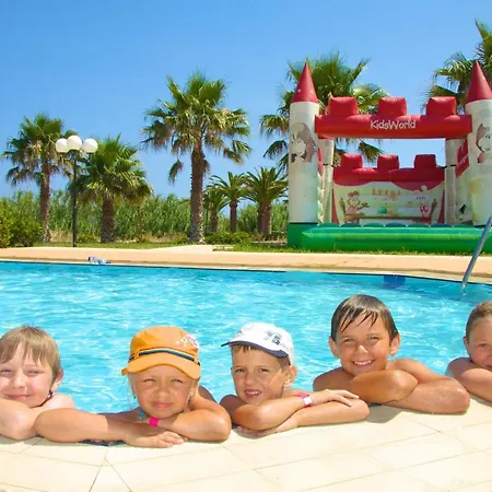 Ξενοδοχείο με διαμερίσματα Sweety Club Solimar Emerald