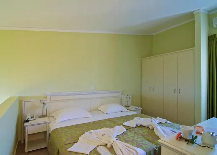 Sweety Club Solimar Emerald 4*